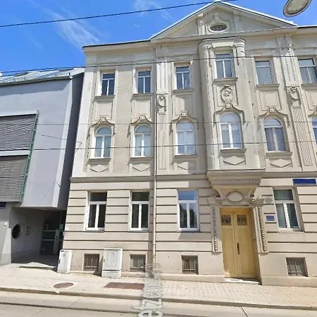 Schoenbrunn Gardens Vienna Apartment Exterior photo