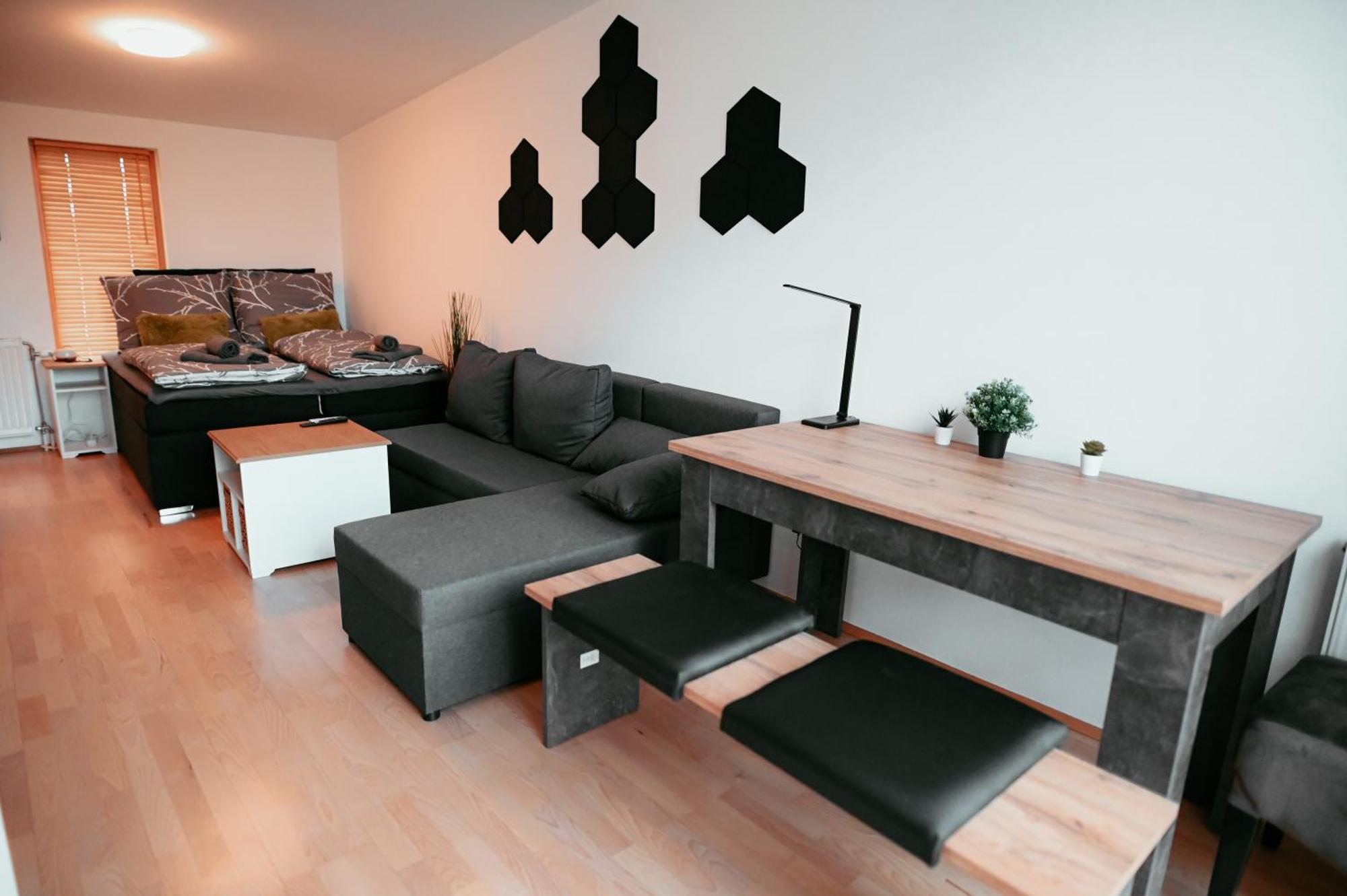 Schoenbrunn Gardens Apartment
